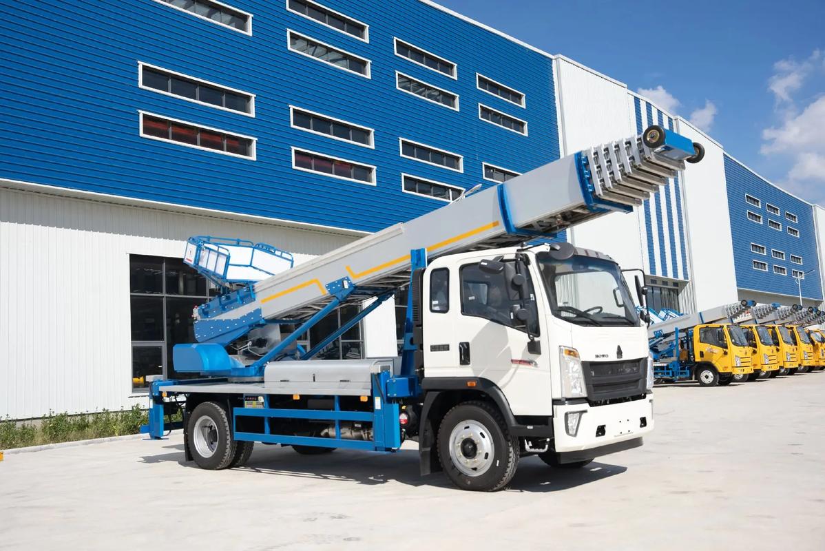 曾都出租云梯车高空作业车 建筑垃圾搬运