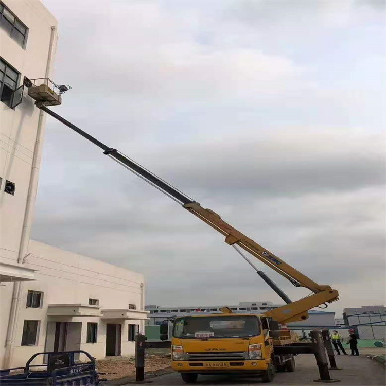 曾都吊车可以用吊笼吊人作业吗