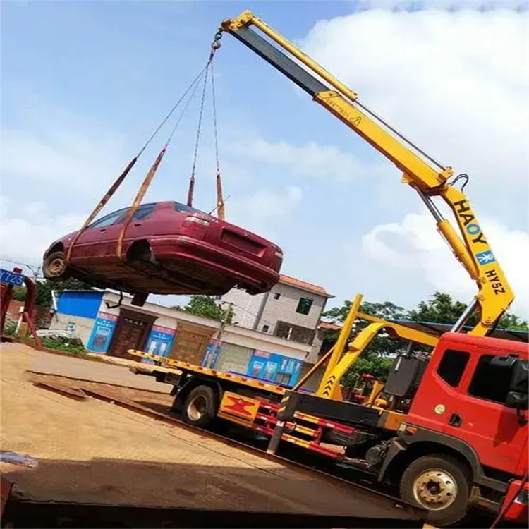 曾都吊车吊汽车的正确方法